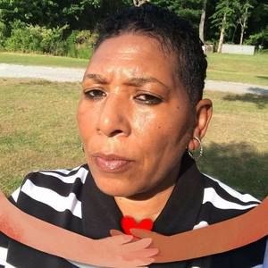 Meet your Posher, Yvonne